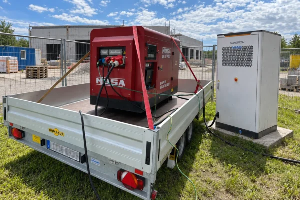 Mobile Energiestation auf einem Anhänger